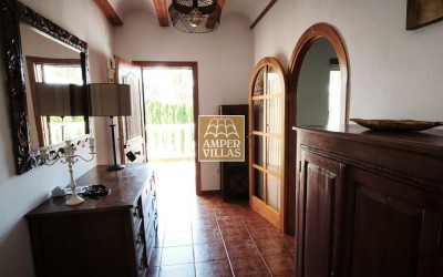 Spacious villa with guest apartment within short distance of the center of Altea la Vella.